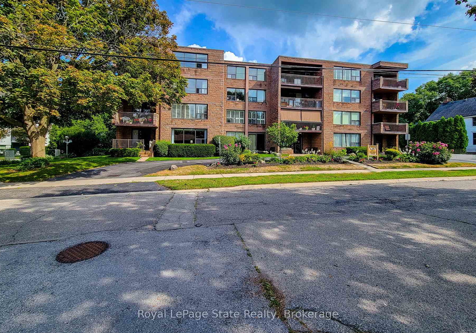 28-robinson-street-n-grimsby-ontario-x13715550