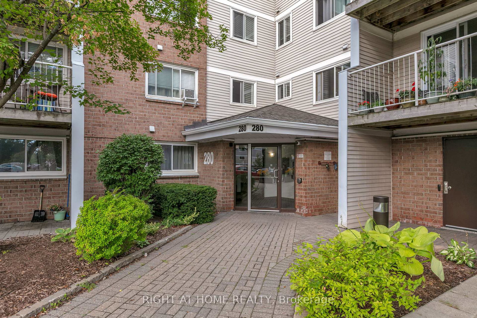 280-brittany-drive-ottawa-ontario-x13715582