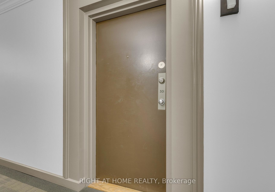 280-brittany-drive-ottawa-ontario-x13715582