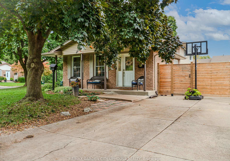 24-greenmeadow-court-st-catharines-ontario-x13715644