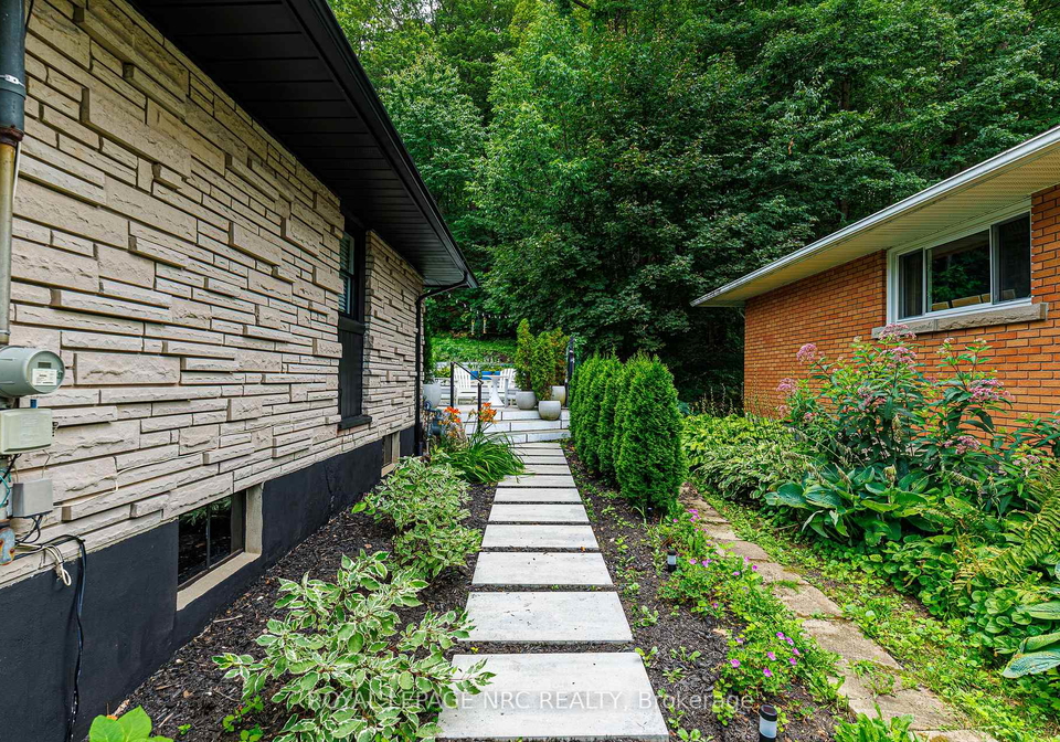 180-woodside-drive-st-catharines-ontario-x13715722