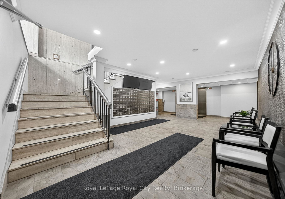 19-woodlawn-road-e-guelph-ontario-x13715776