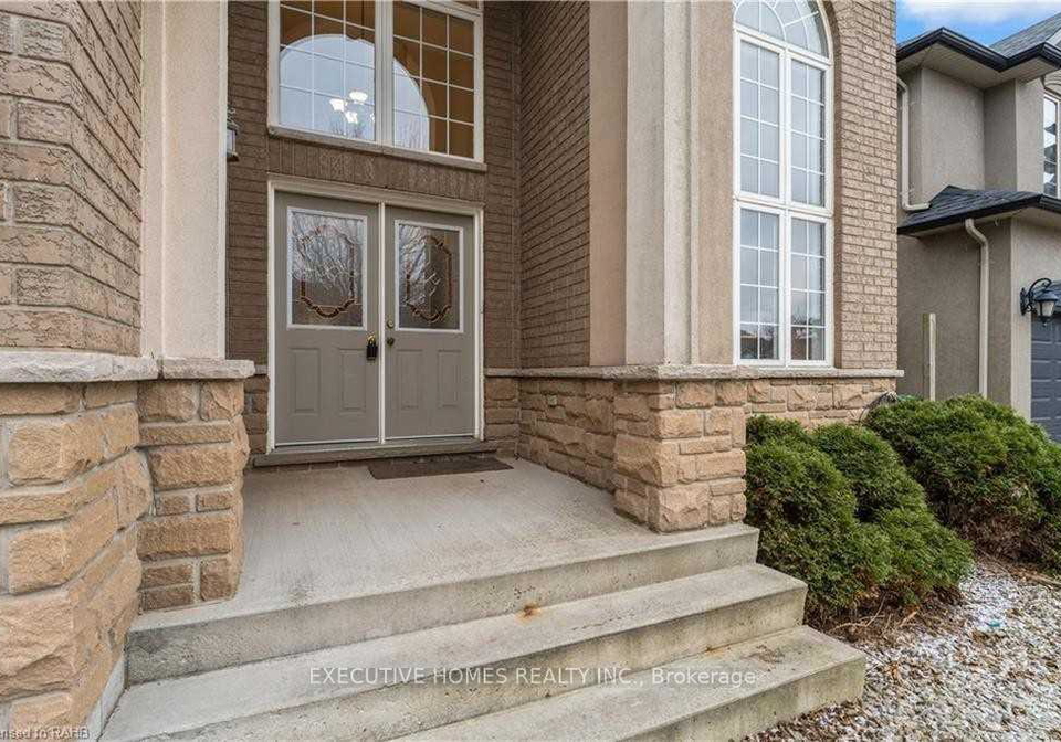 8-roelfson-drive-hamilton-ontario-x13716082