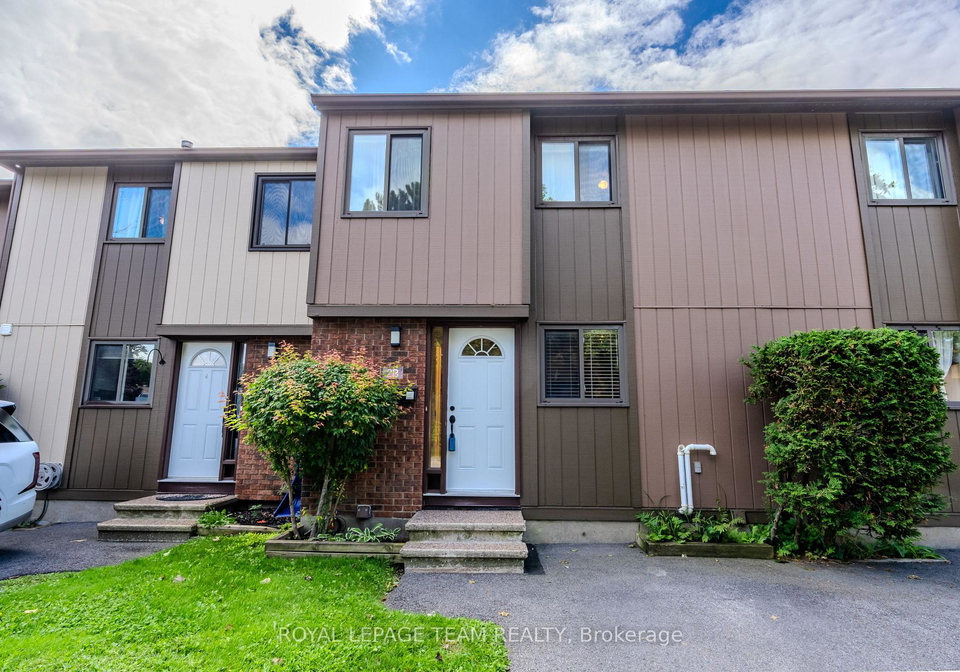 2-larkshire-lane-ottawa-ontario-x13716428