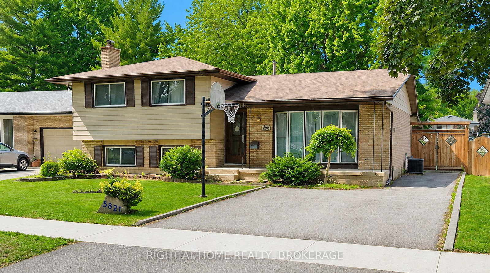 5821-theresa-street-niagara-falls-ontario-x13716598