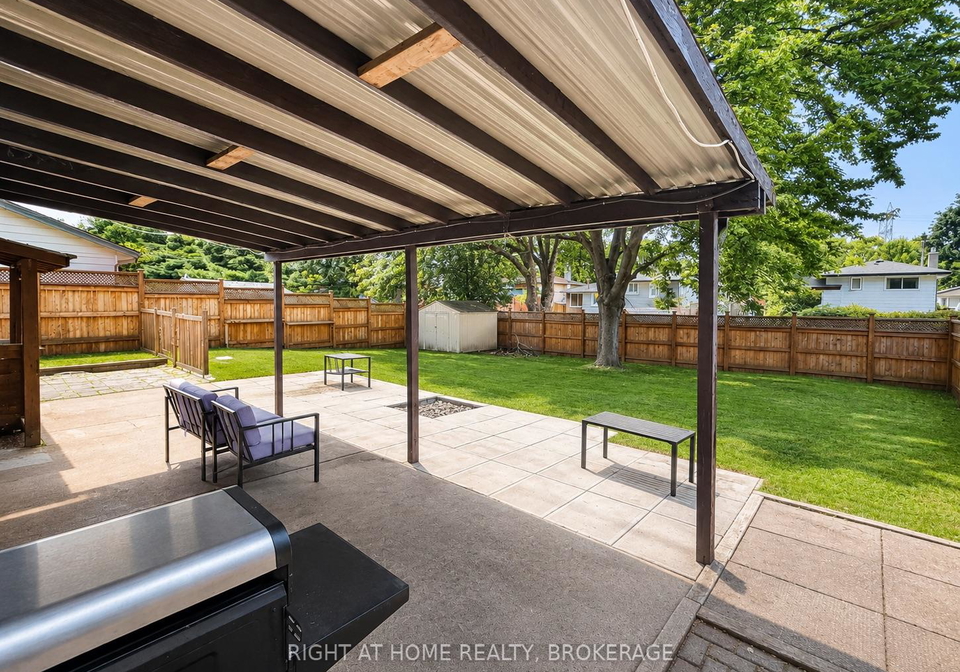 5821-theresa-street-niagara-falls-ontario-x13716598