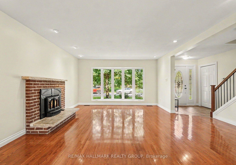 10-woodview-crescent-ottawa-ontario-x13716696