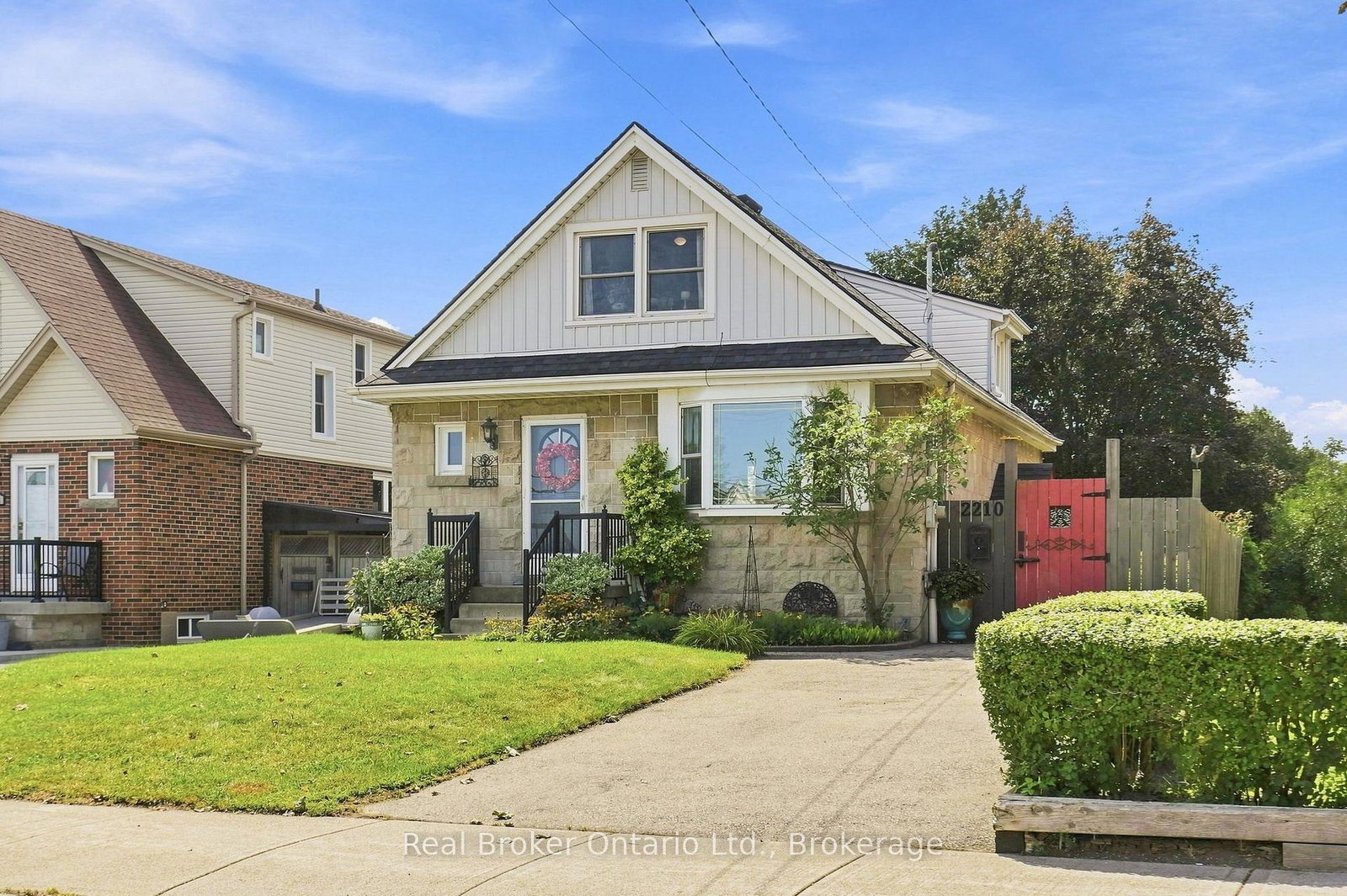 2210-king-street-e-hamilton-ontario-x13716792