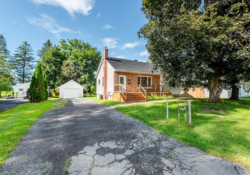 16-front-street-north-stormont-ontario-x13716878