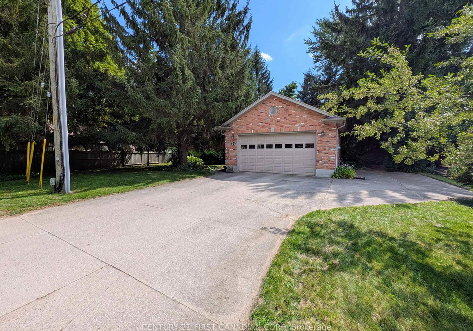 14-pannell-lane-strathroy-caradoc-ontario-x13716906