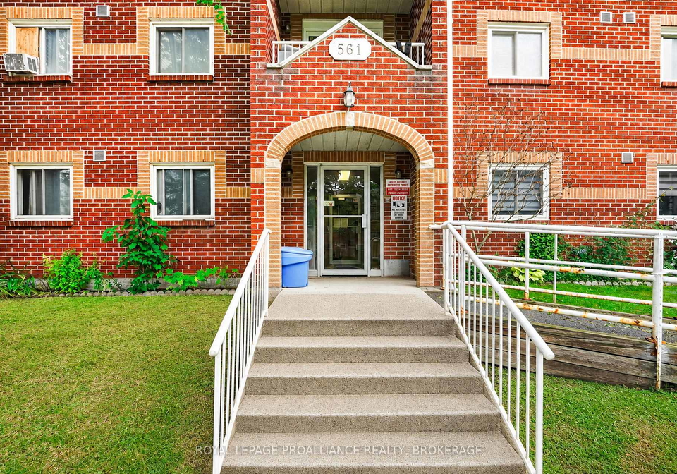 561-armstrong-road-kingston-ontario-x13716928
