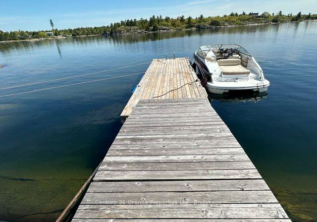 1-369c-island-carling-ontario-x13716942