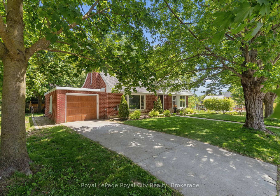 120-hill-street-e-centre-wellington-ontario-x13717444