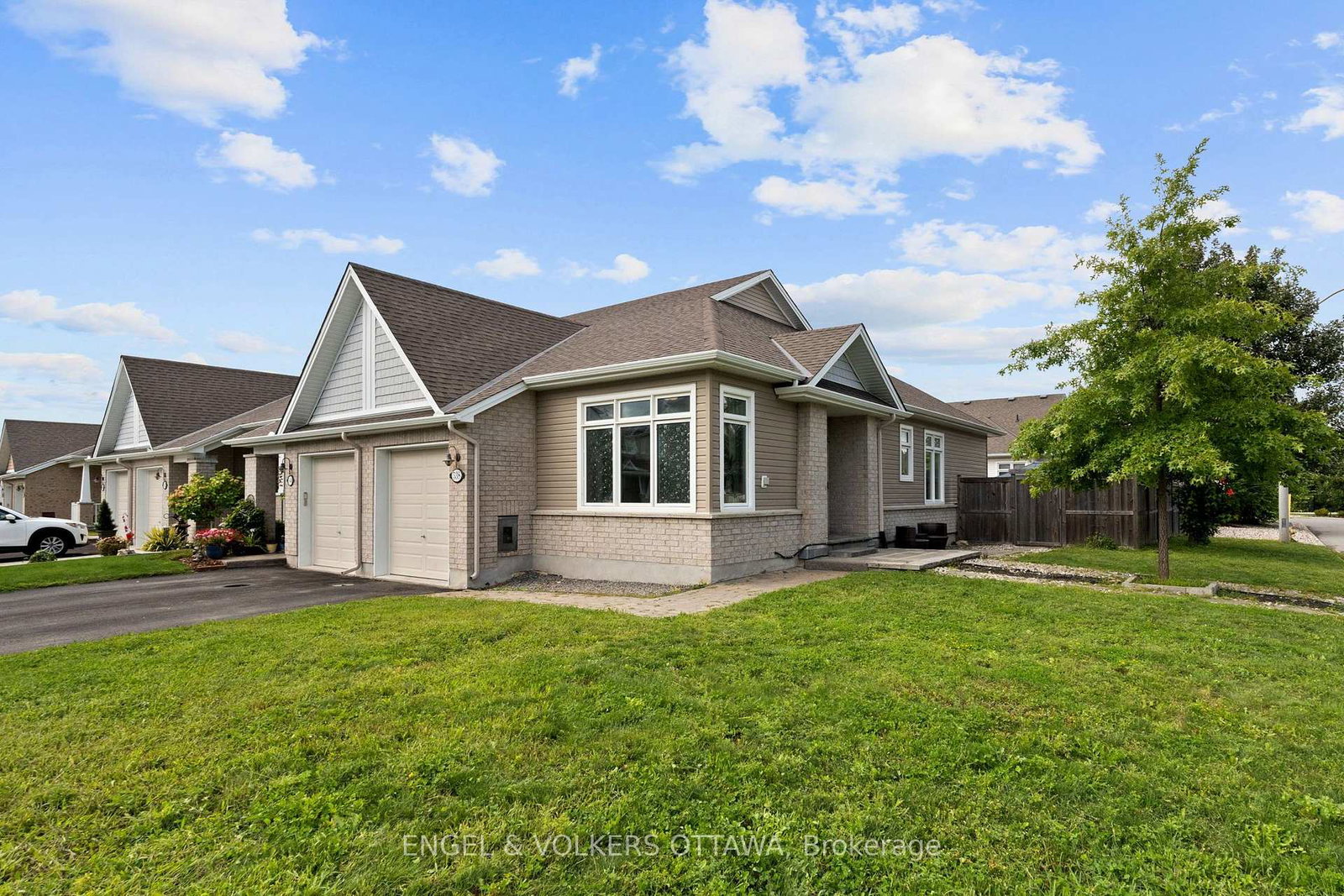 538-silverbell-crescent-ottawa-ontario-x13717652
