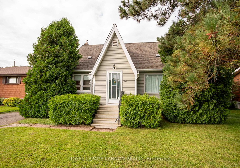 2219-arthur-street-e-thunder-bay-ontario-x13718132