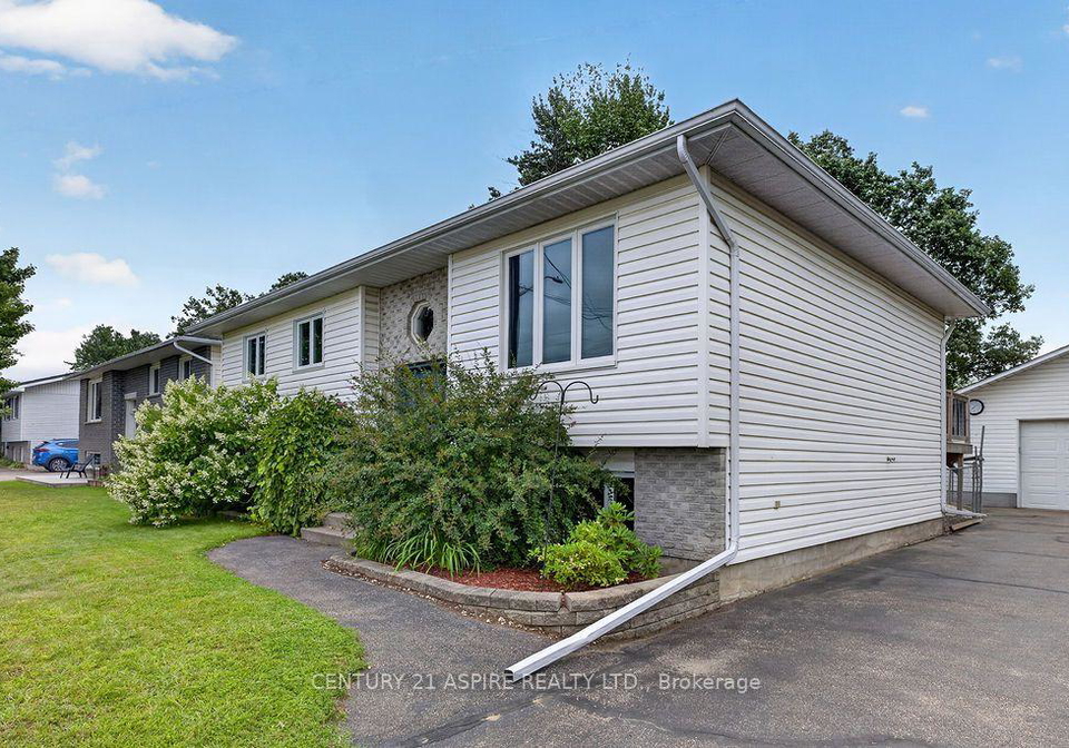 50-portage-road-petawawa-ontario-x13718460