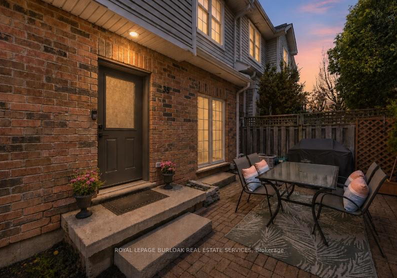 1085-harrogate-drive-hamilton-ontario-x13718492