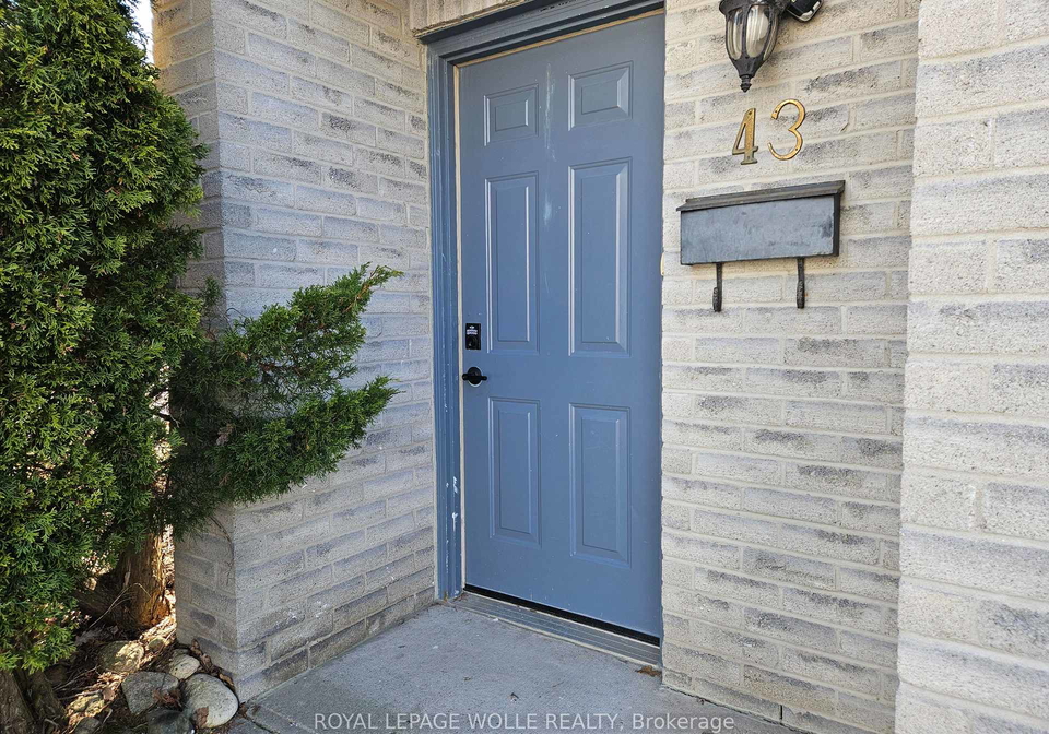 589-beechwood-drive-waterloo-ontario-x13718500