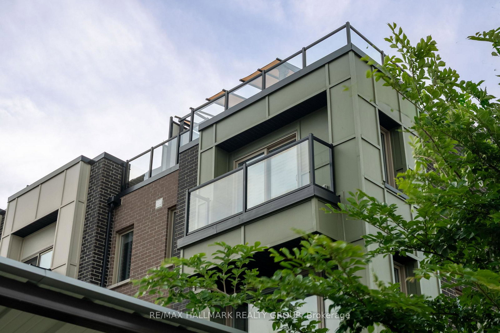 583-takamose-private-ottawa-ontario-x13719116