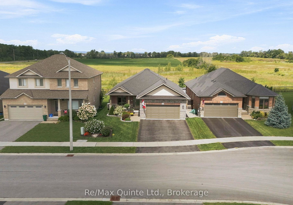 40-farmington-crescent-belleville-ontario-x13719492