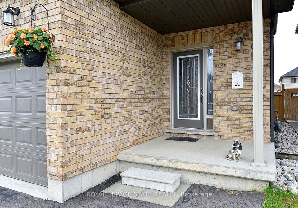 111-festival-way-hamilton-ontario-x13719538