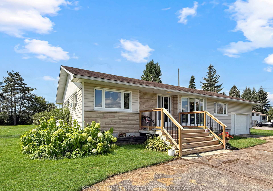 9859-county-road-42-westport-ontario-x13719744