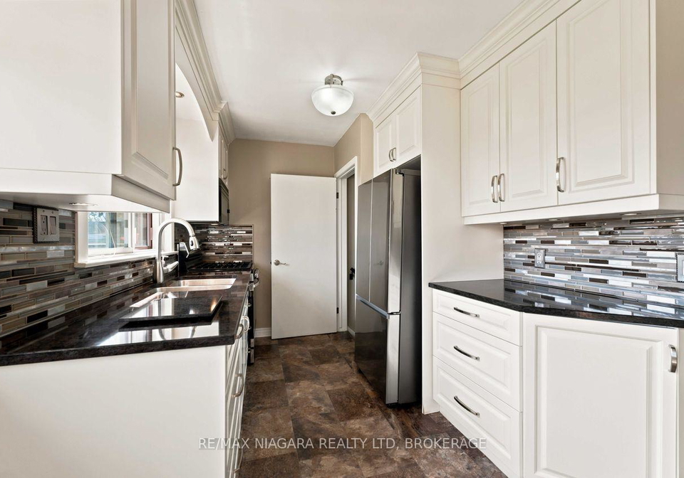 19-hughes-avenue-welland-ontario-x13719832