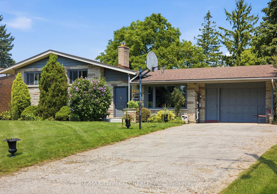 28-alice-crescent-wilmot-ontario-x13720184