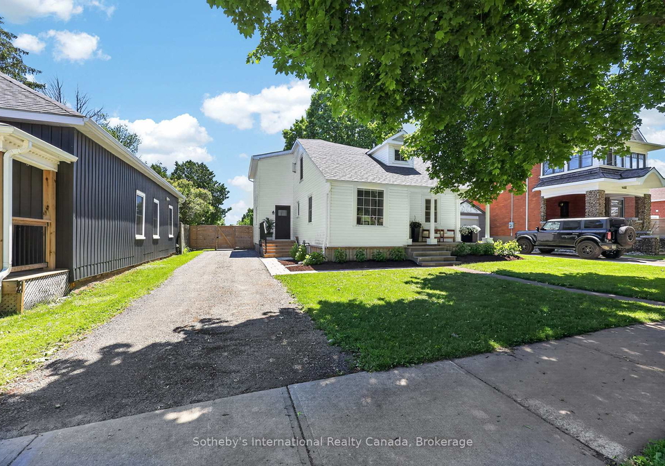 131-bruce-street-s-blue-mountains-ontario-x13720450