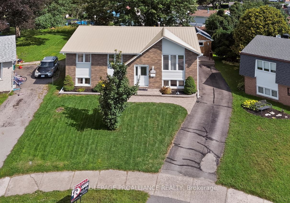 1305-brockmount-place-brockville-ontario-x13720828