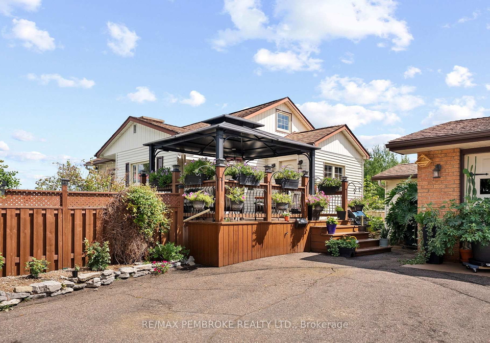 1315-blakely-crescent-w-pembroke-ontario-x13721096