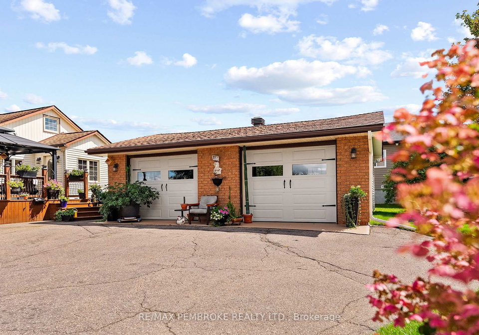 1315-blakely-crescent-w-pembroke-ontario-x13721096