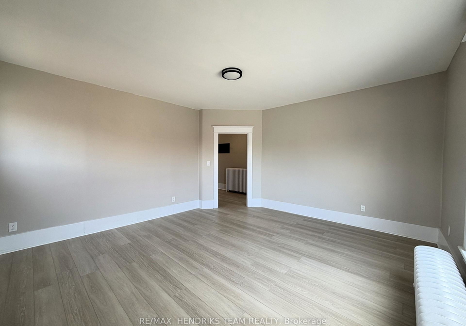 3-main-street-e-grimsby-ontario-x13721398