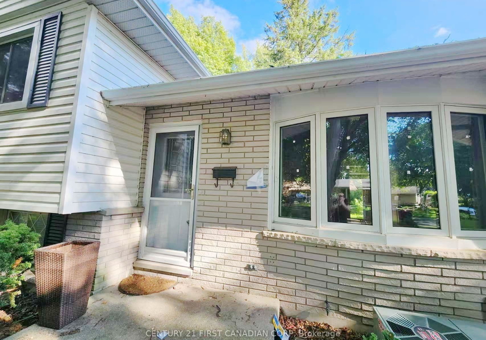 711-algoma-avenue-london-north-ontario-x13721866