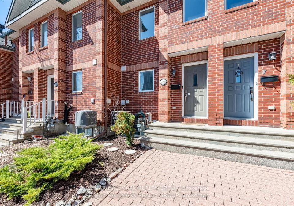 395-bell-street-s-ottawa-ontario-x13722084