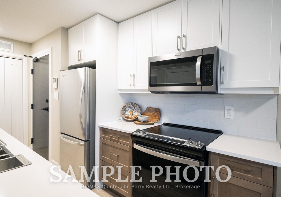 206-10-hillside-meadow-drive-quinte-west-ontario-x13722188