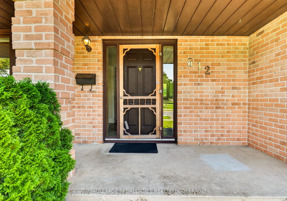 812-lancaster-drive-kingston-ontario-x13722220