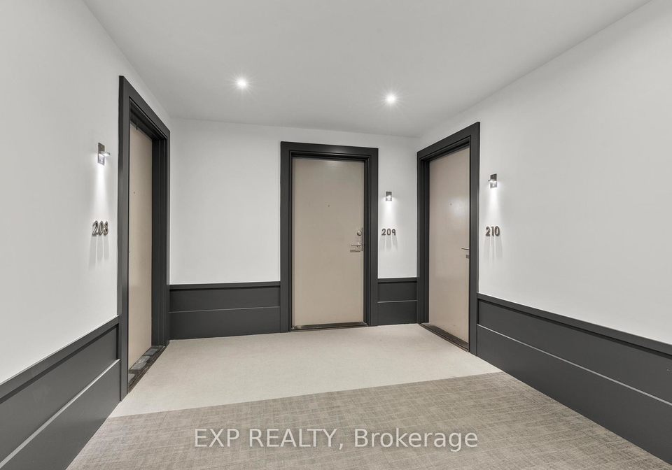 10-concord-place-grimsby-ontario-x13722398
