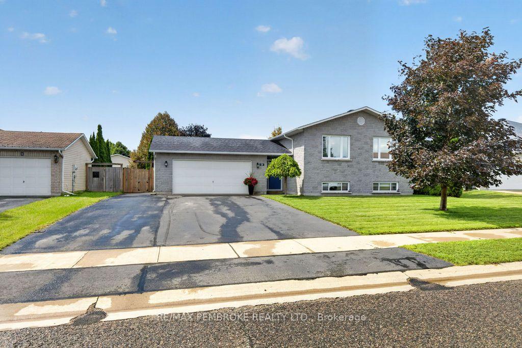 3-winfield-street-petawawa-ontario-x13722686