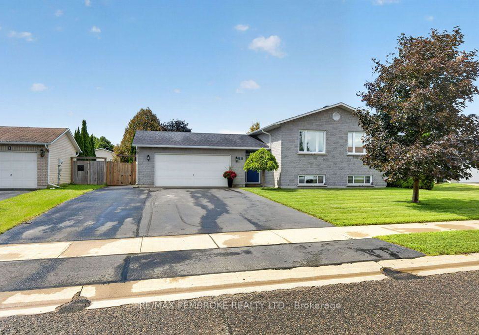 3-winfield-street-petawawa-ontario-x13722686