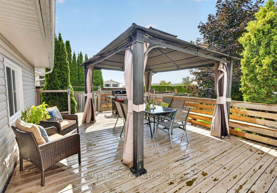 3-winfield-street-petawawa-ontario-x13722686