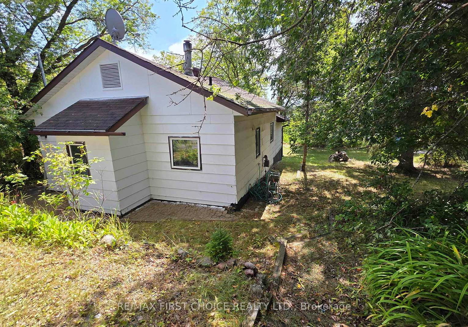 335-govt-road-kenora-ontario-x13722844