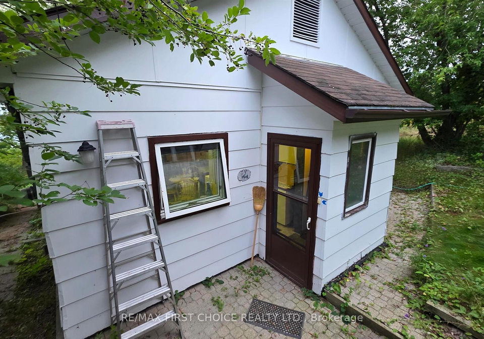 335-govt-road-kenora-ontario-x13722844