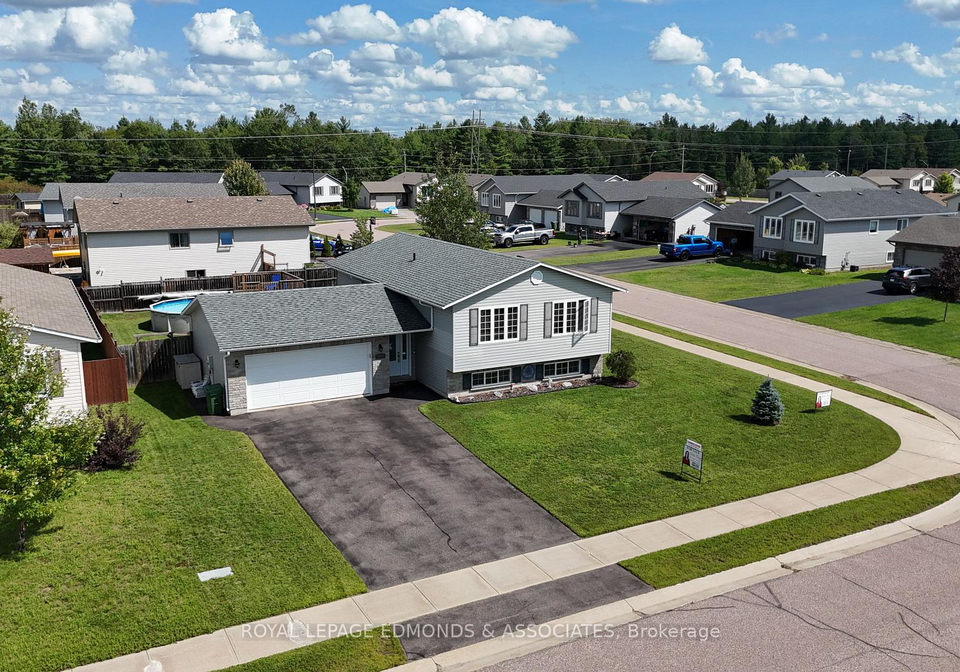 47-winfield-street-petawawa-ontario-x13723086