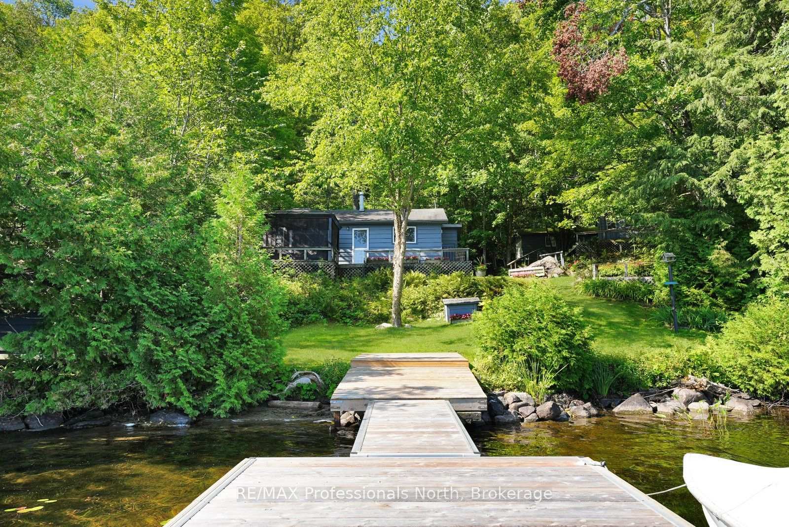 1017-pickerel-lane-highlands-east-ontario-x13723380