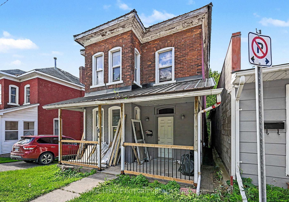 42-elmsley-street-s-smiths-falls-ontario-x13724028