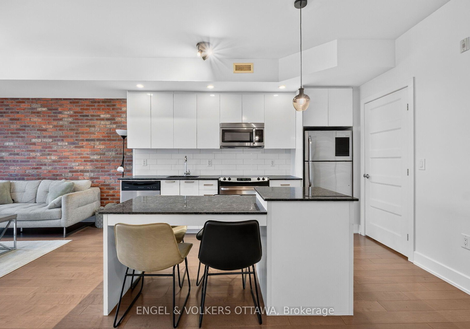2785-baseline-road-ottawa-ontario-x13724166