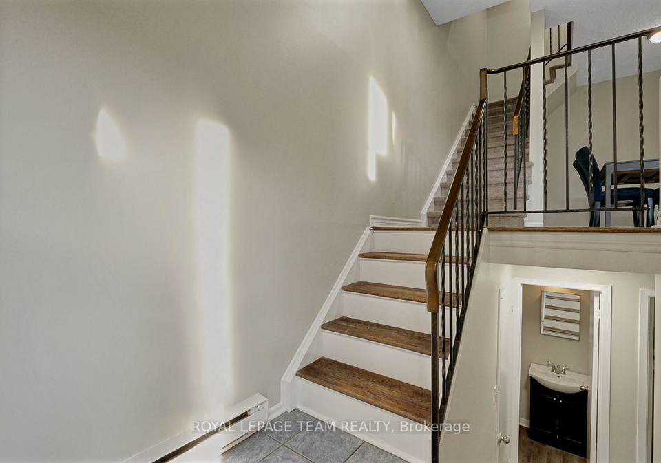 13-woodvale-green-drive-ottawa-ontario-x13724284