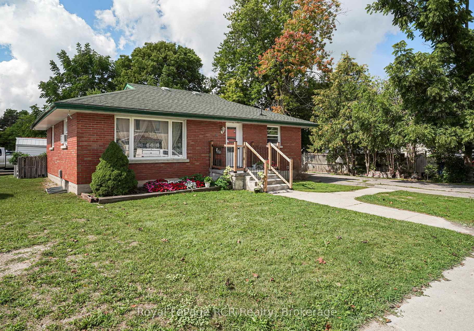 16-patrick-street-w-north-huron-ontario-x13724470