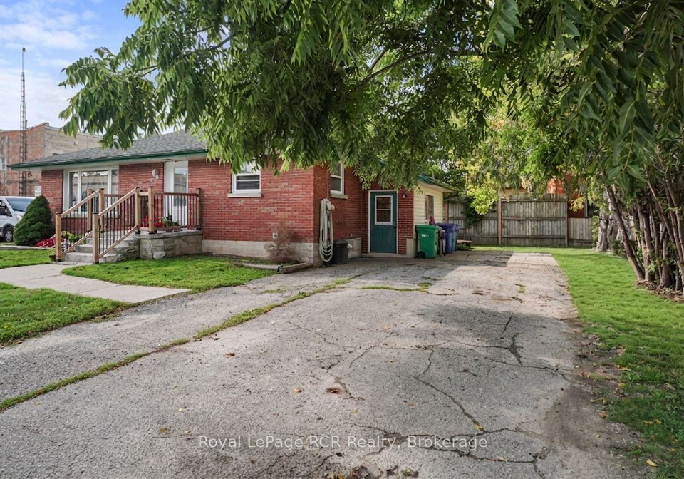 16-patrick-street-w-north-huron-ontario-x13724470